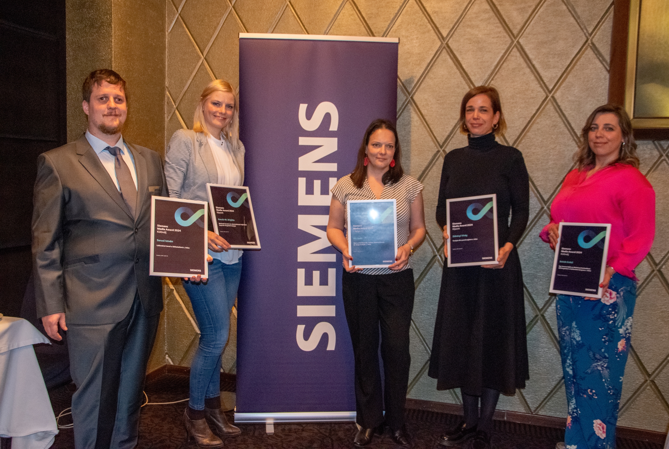 Hungarian Tech Journalists Honored by Siemens