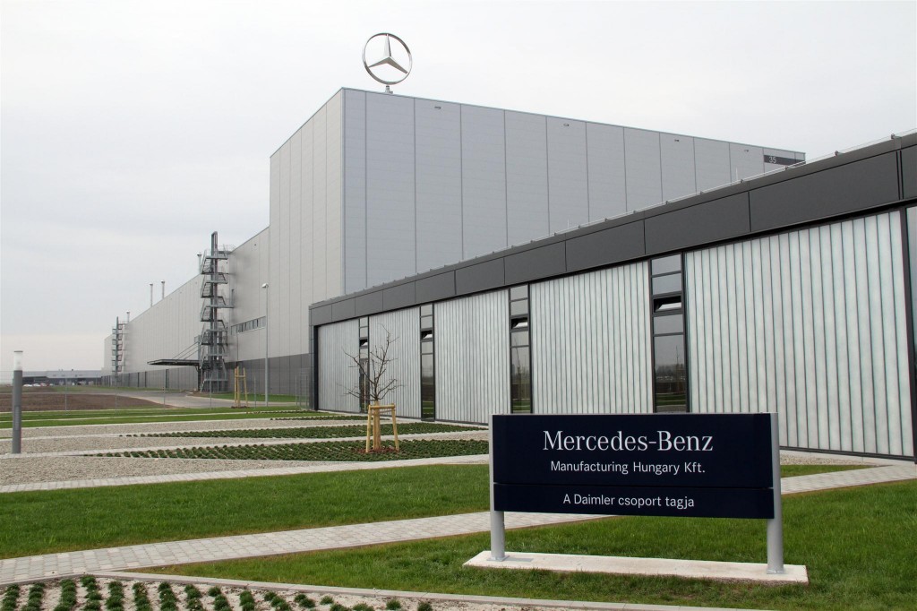 Daimler to gradually restart production at base in Hungary