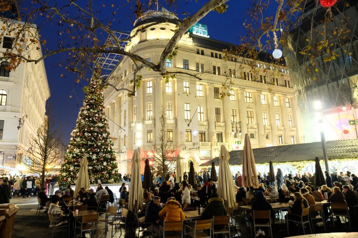 Budapest Christmas Fair 2020 Moves Online