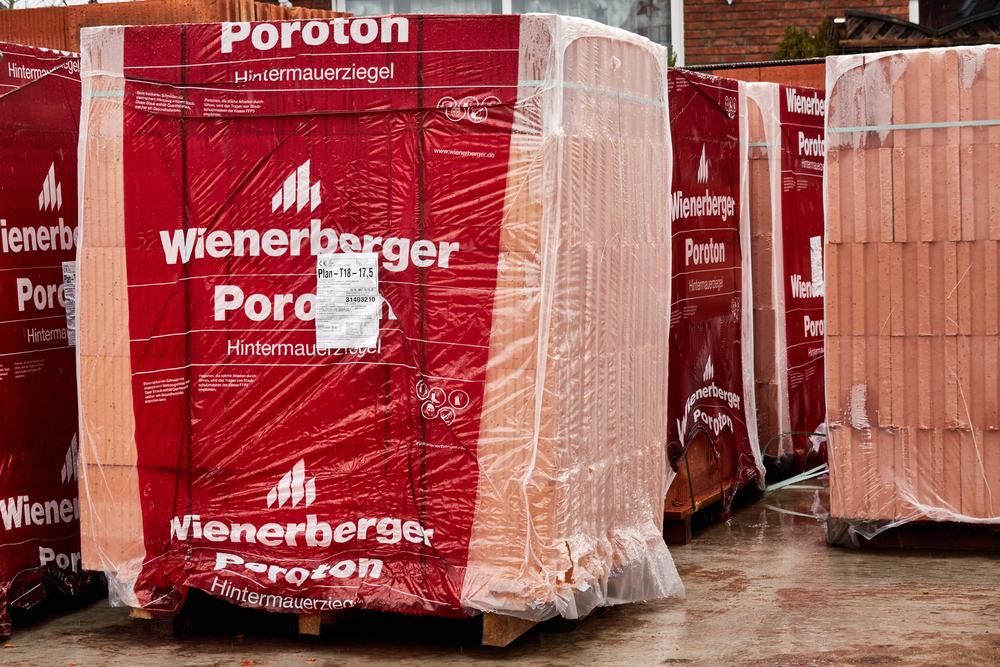 Wienerberger Lays Cornerstone of HUF 12 bln Concrete Tile Plant
