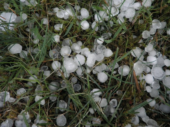 Thunderstorms, hail damage homes