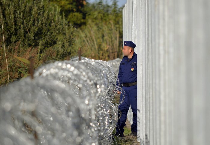 Hungary steps up defense of southern border