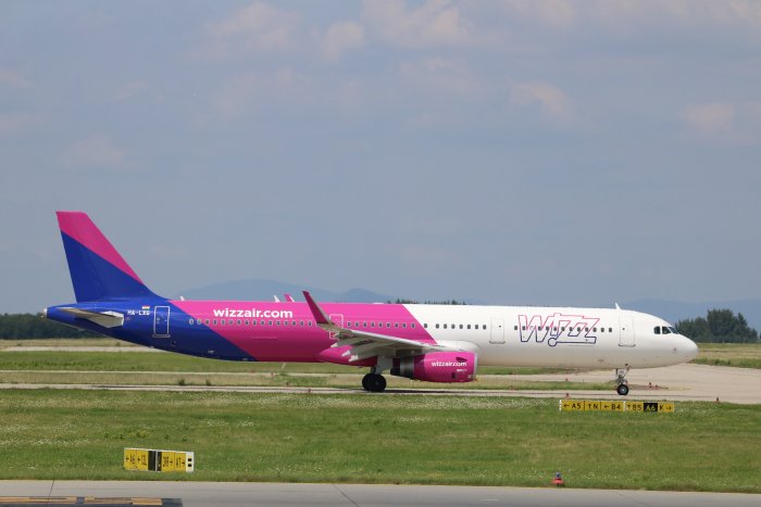 Wizz Air aircraft bringing more PPE from China to Hungary