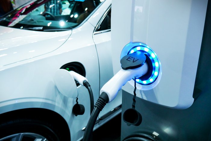 Hybrid, electric car sales in Romania exceed diesel ones in ...