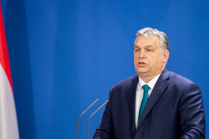 Fidesz re-elects Orbán head of party