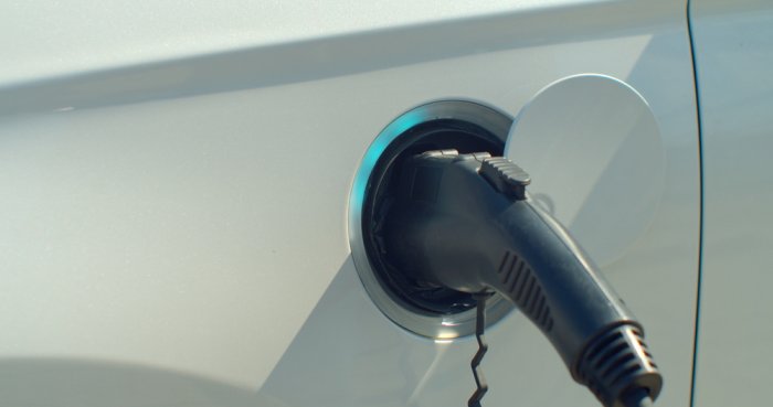 EV charging station volume climbs 30% in 2020