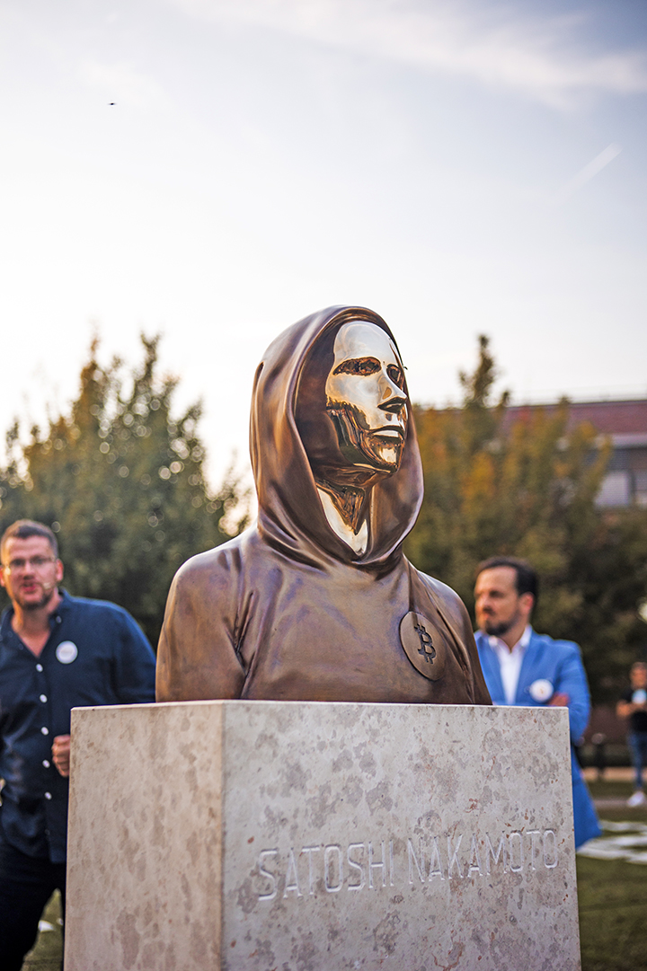 1st Statue to Bitcoin Creator Unveiled in Budapest