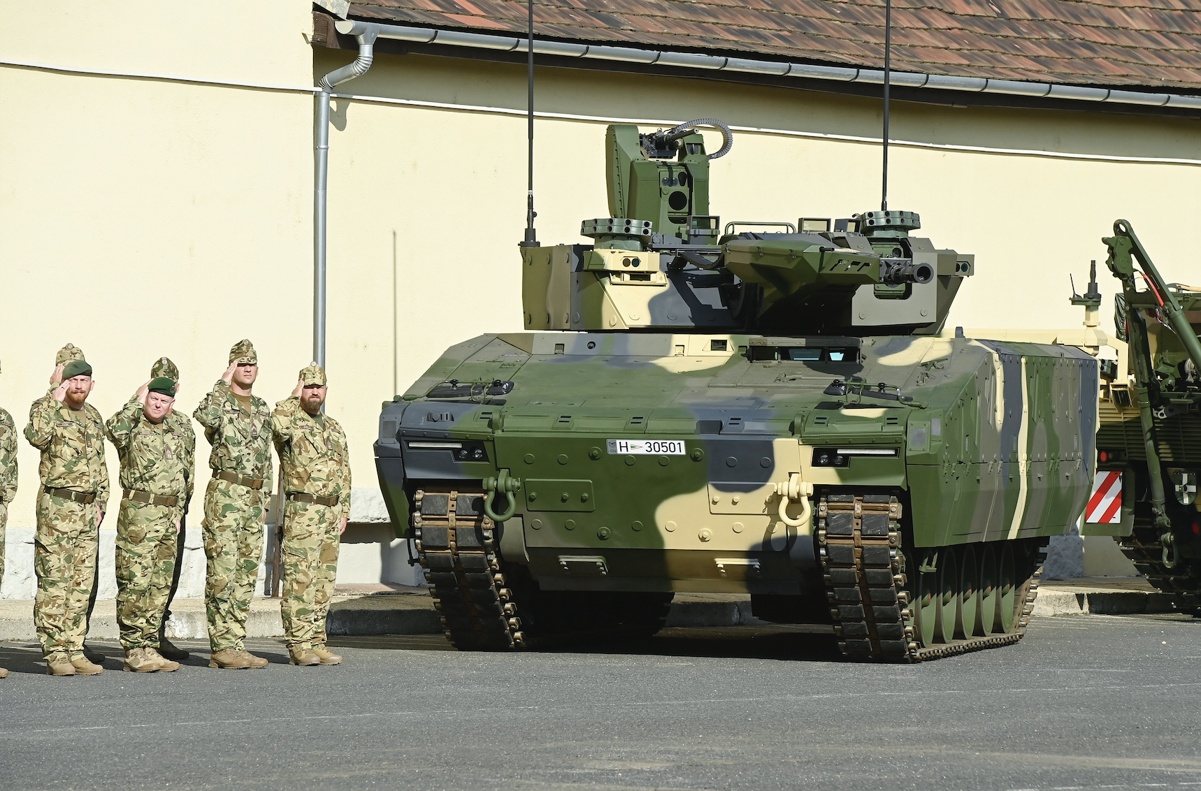 Hungarian Defense Forces Inaugurate 1st Lynx Fighting Vehicl...