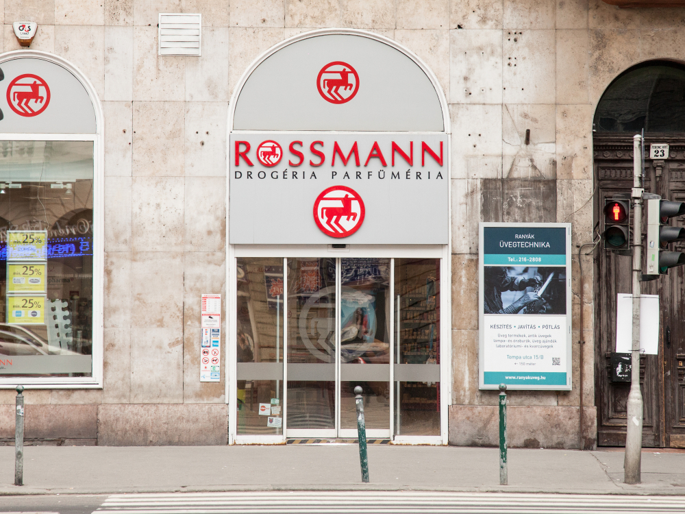 Rossman reduces magazine circulation to save paper