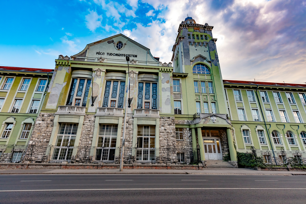 Pécs Uni Wins HUF 428 mln in Support