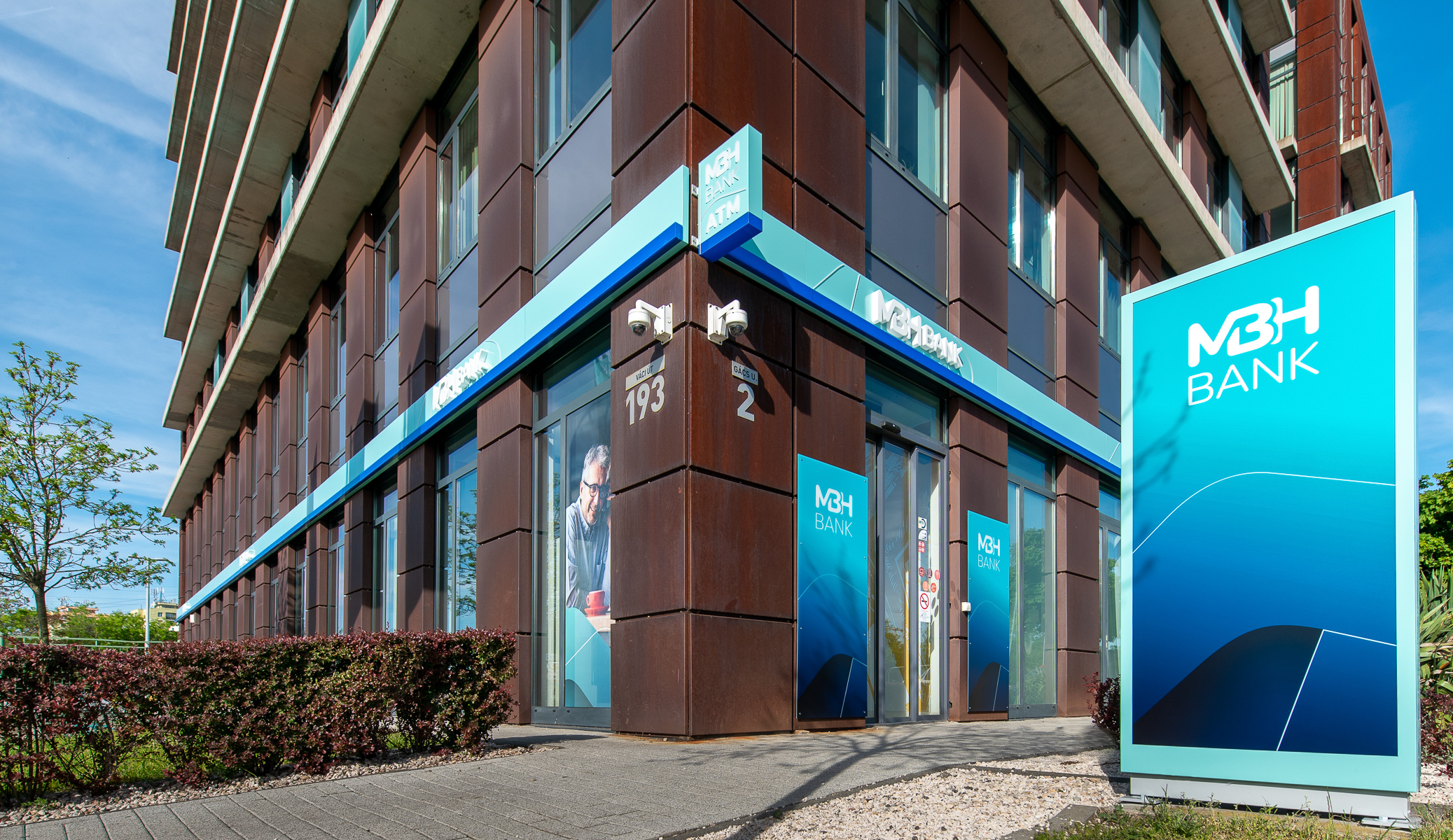 MBH Bank Closes Acquisition of Duna Takarék Bank