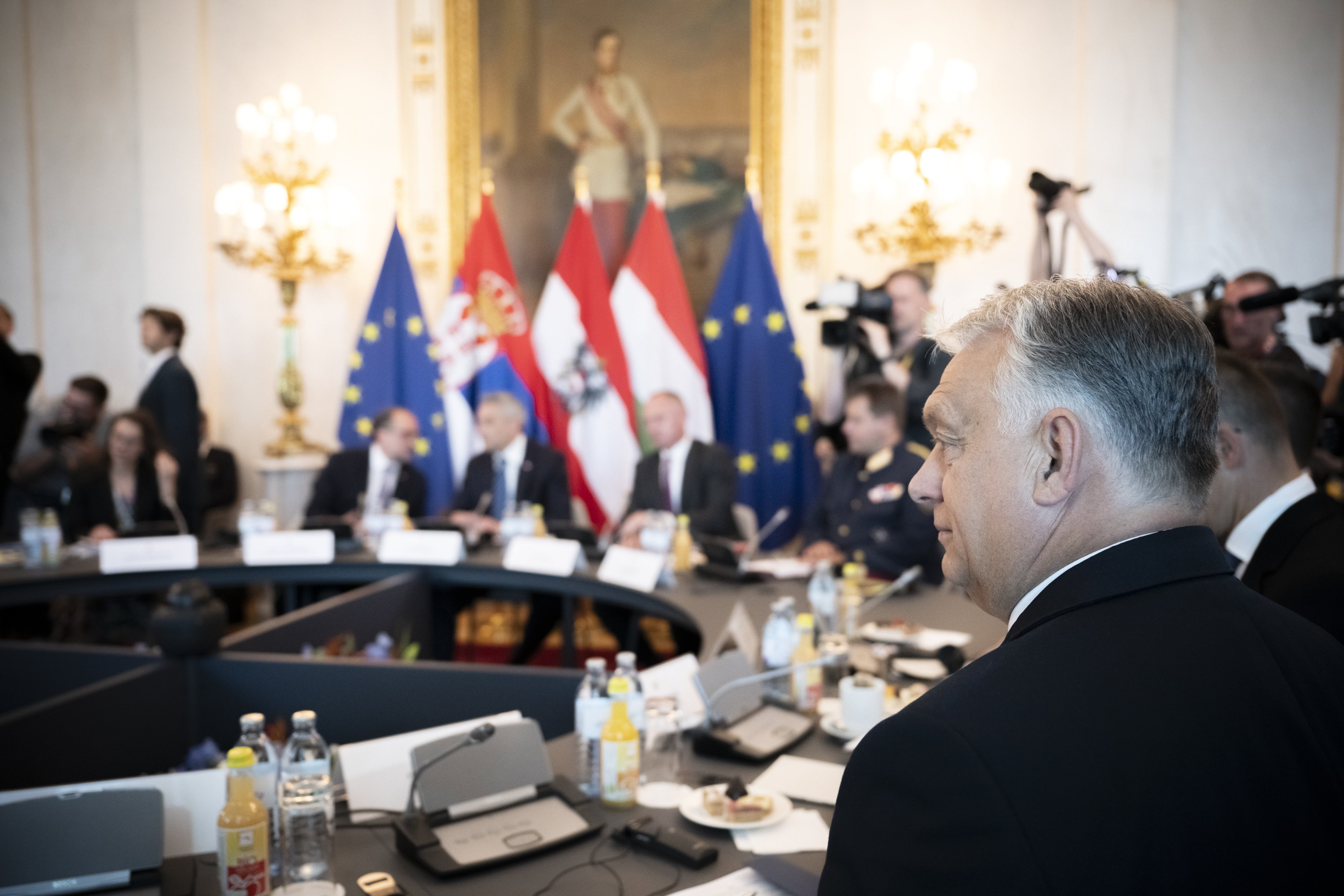 Magyarország nem hajtja végre az uniós migrációs döntéseket – Orbán