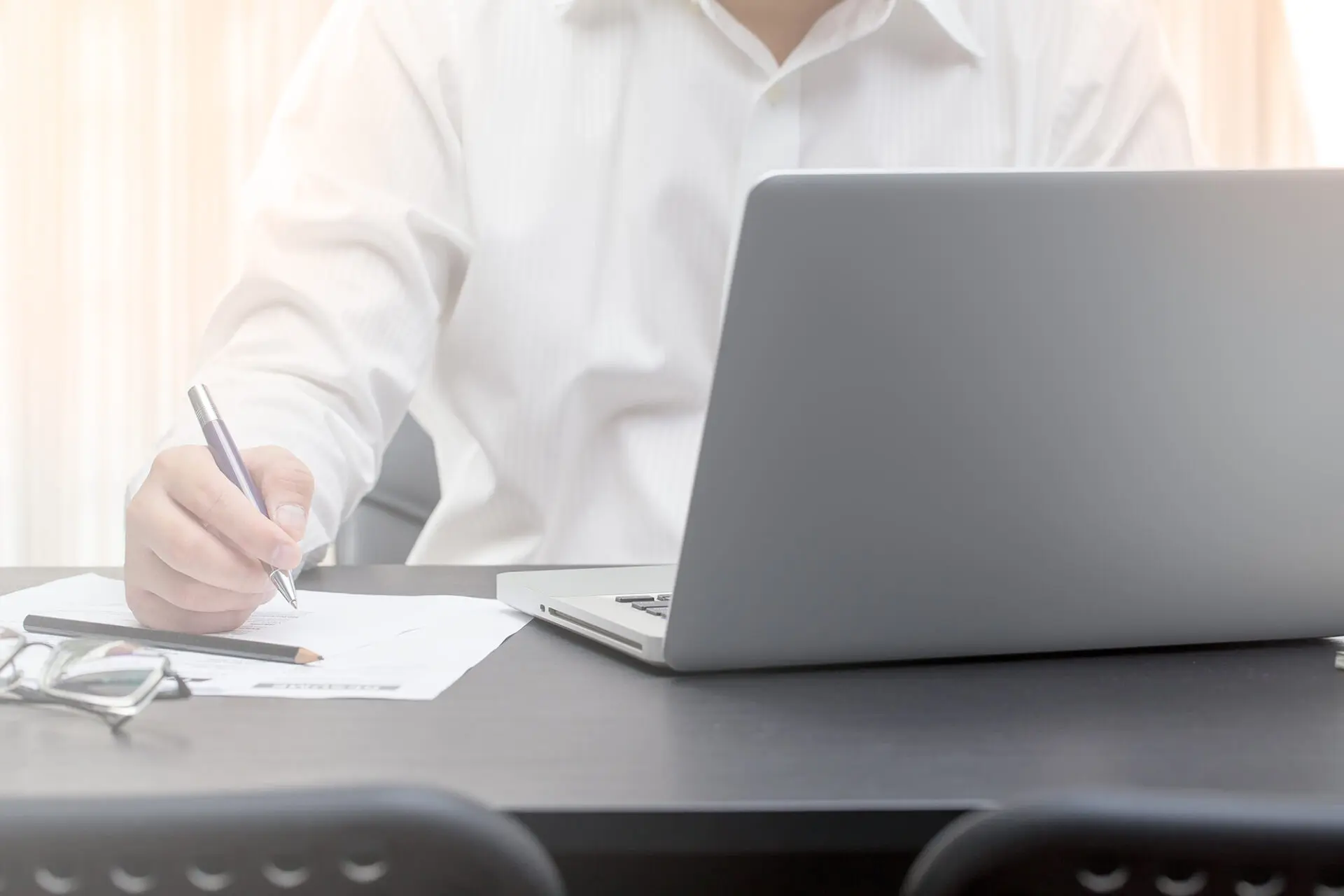 Hungarian Firms Embrace Digitalization but Struggle With Automation, Compliance