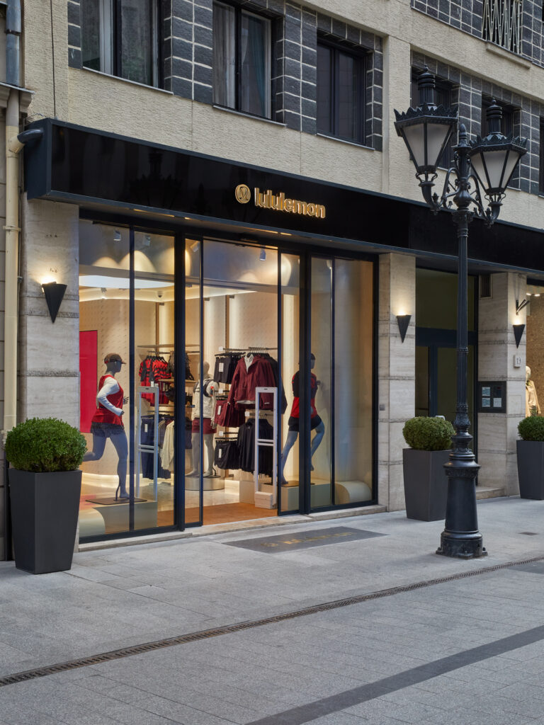 Store Hungar Lululemon Celebrates 1st Store Opening in Hungary - Budapest Business ...